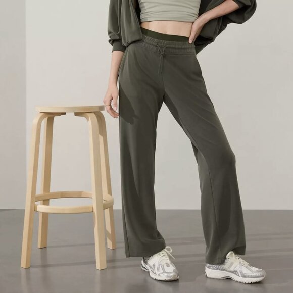 Athleta Aspen Olive Seasoft Mid-rise Straight Pant - Picture 1 of 8